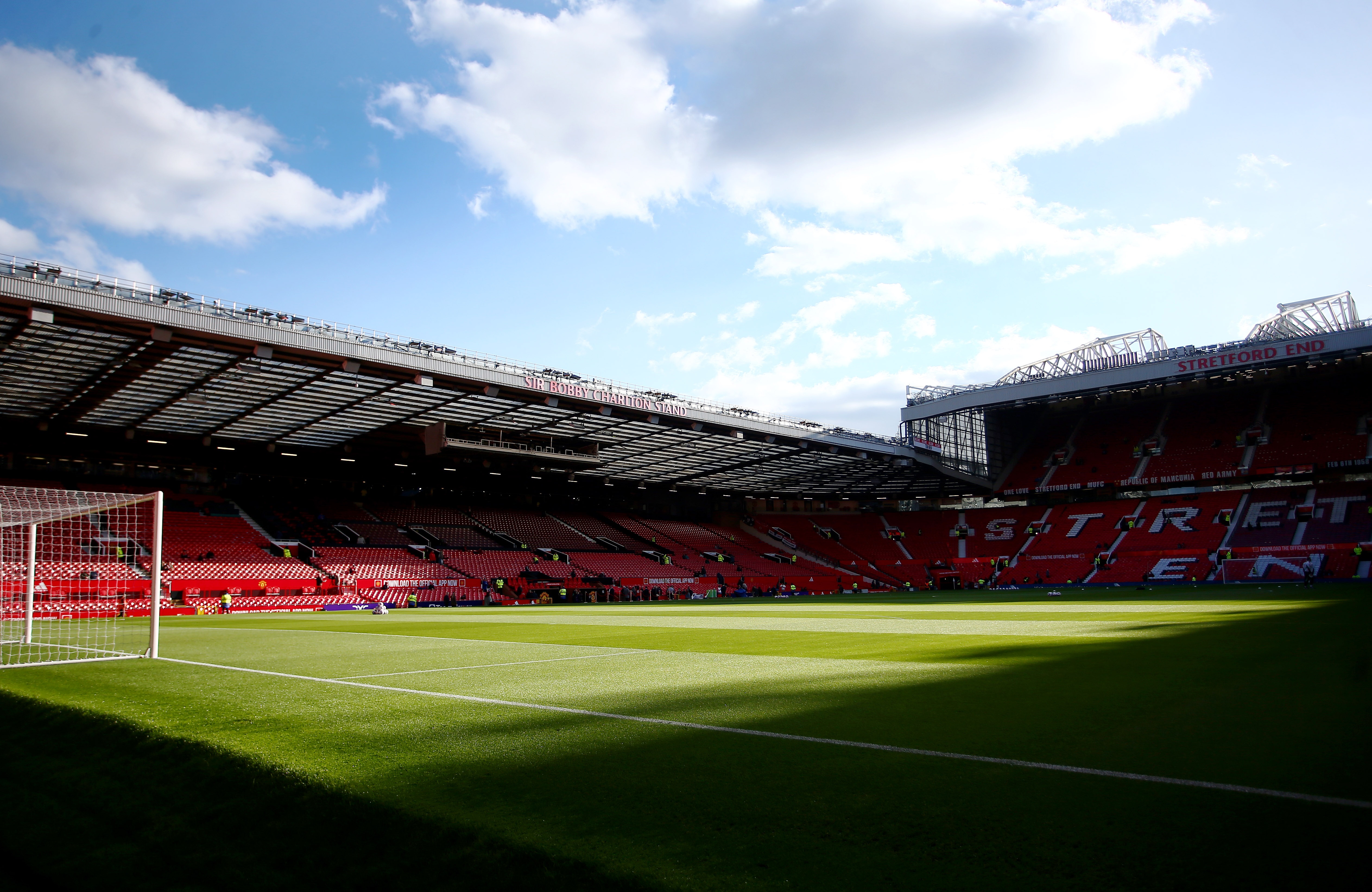 TA：曼聯(lián)裁200人約節(jié)省3600萬(wàn)鎊，但得支付補(bǔ)償費(fèi)&上次是860萬(wàn)鎊