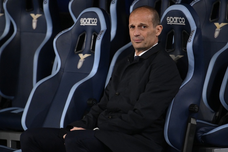 記者：阿萊格里否認(rèn)自己的未來有任何新消息，米蘭要先選出新總監(jiān)