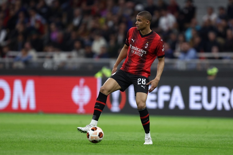 佳夫單賽季意甲對陣同一球隊(duì)兩次打進(jìn)烏龍，米蘭隊(duì)史第二次出現(xiàn)