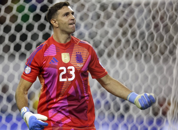 馬丁內(nèi)斯：如果37歲梅西還使勁地努力，我有什么理由停下來休息