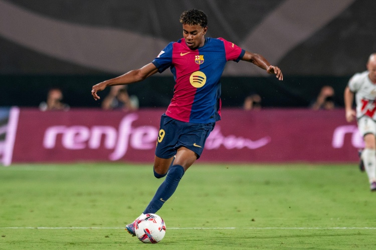 違約金10億！世體：亞馬爾堅(jiān)定續(xù)約巴薩&留隊(duì)5年，不考慮其他報(bào)價(jià)