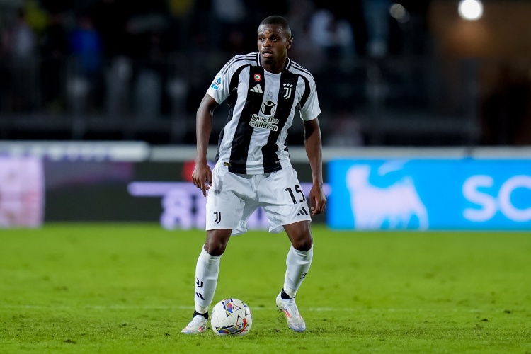 本賽季出戰(zhàn)29場！西媒：尤文決定1400萬歐買斷米蘭后衛(wèi)卡盧盧