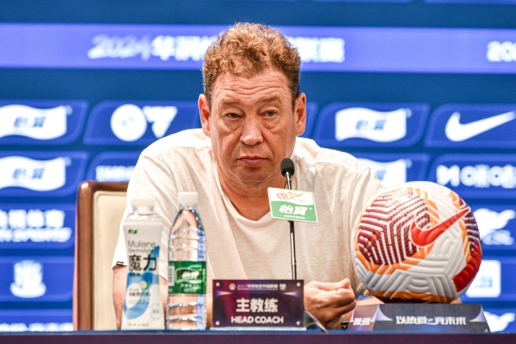 伊萬稱國腳聯(lián)賽出場率不足，斯盧茨基回應(yīng)：希望國家隊能有新發(fā)現(xiàn)