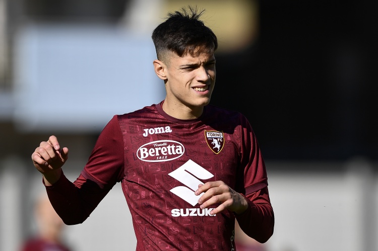 記者：米蘭高層接觸都靈中場里奇，球員愿加盟但面臨國米競爭