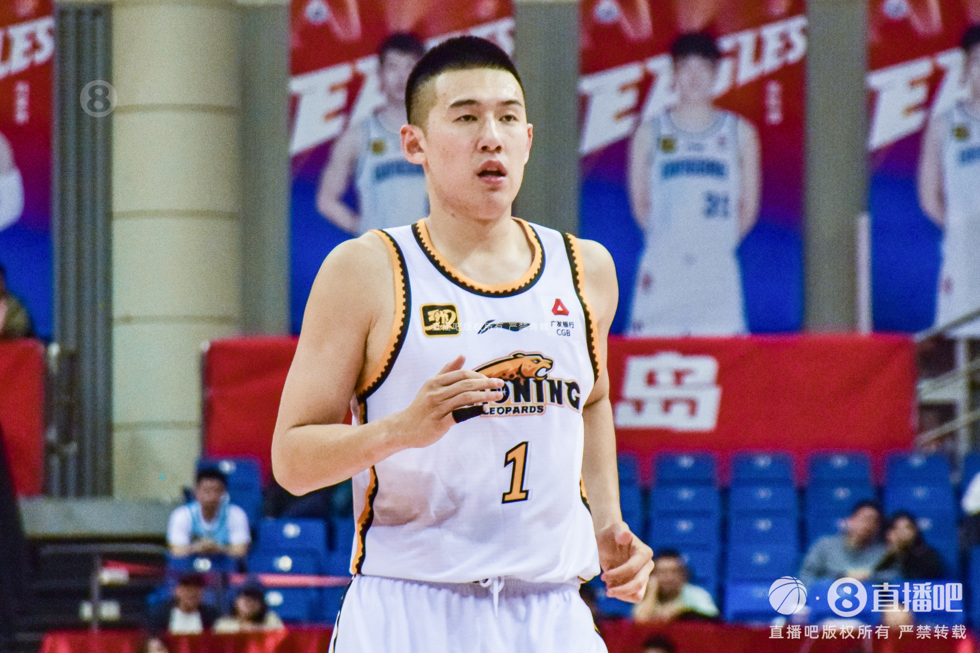 沒(méi)投丟！付豪半場(chǎng)4中4拿到11分 正負(fù)值+18