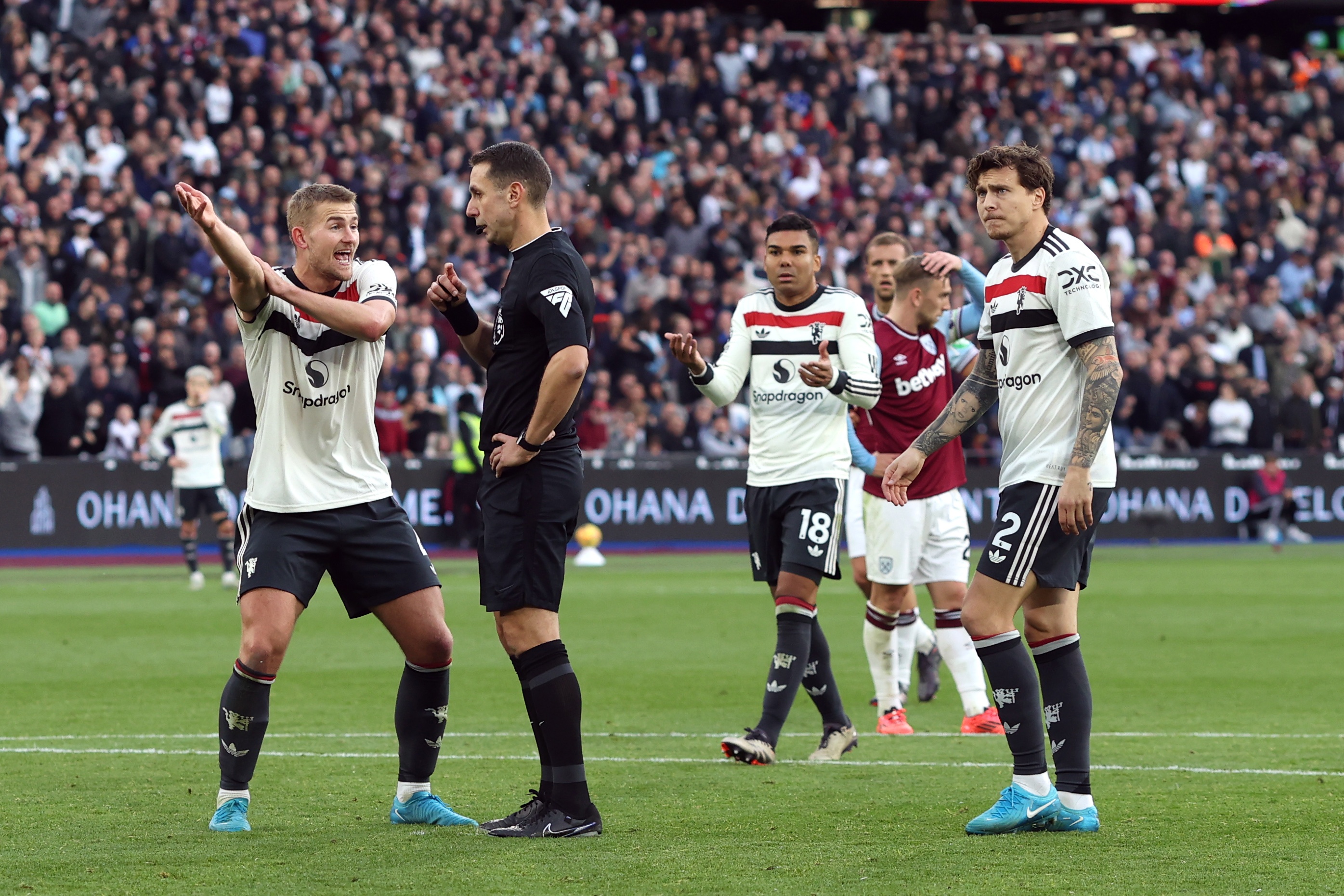 因裁判被要求減少補時判罰，本賽季英超比賽時間縮短近兩分鐘