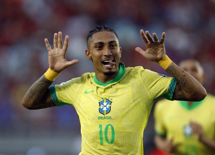 前巴甲球員拉菲尼亞因同名躺槍，被阿根廷球迷種族歧視&罵猴子