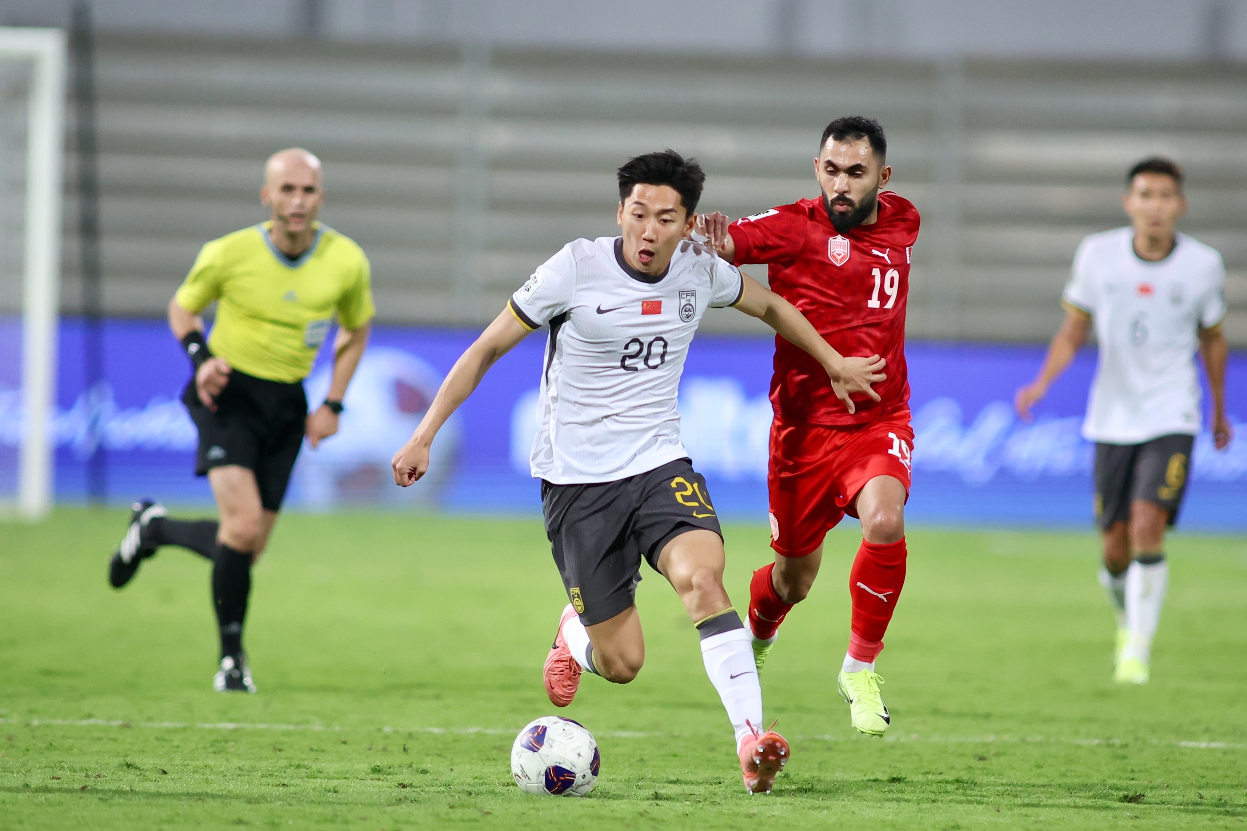 記者：曹永競檢查了沒有扭傷或拉傷，但就是疼不太敢特別發(fā)力