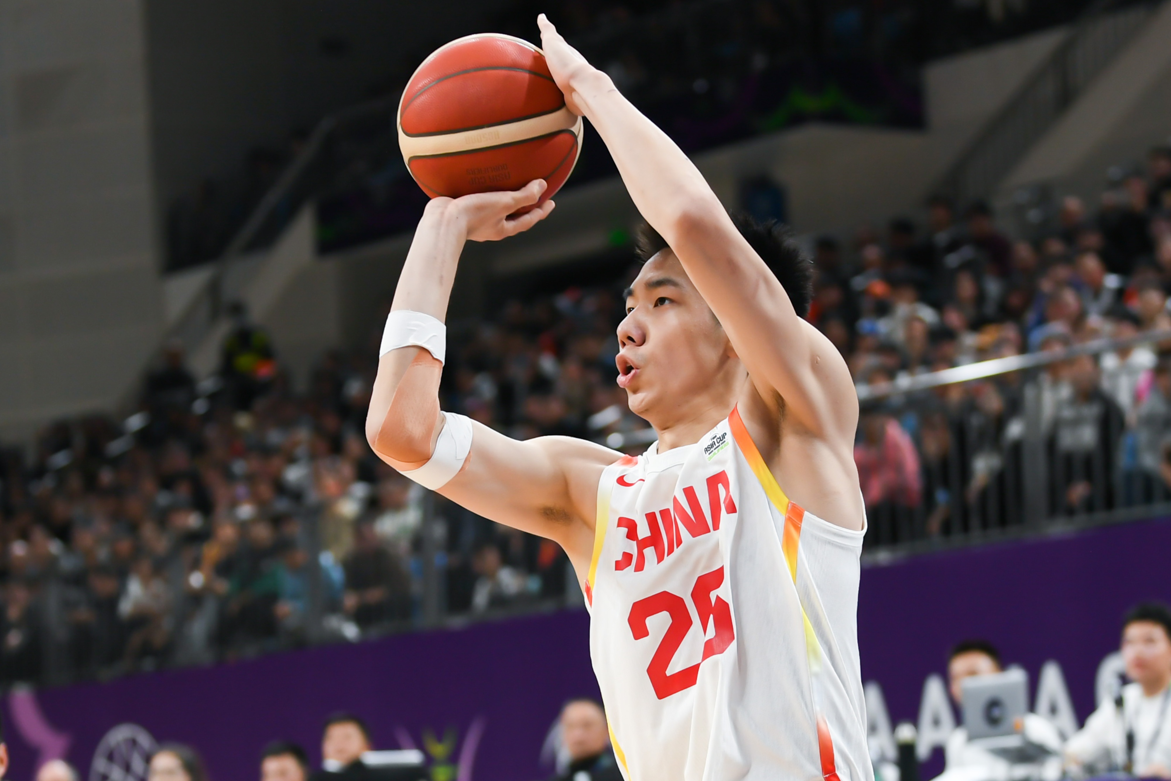 真3D！朱俊龍半場主防對手頭號得分點羅斯 三分3中2貢獻8分2助1帽