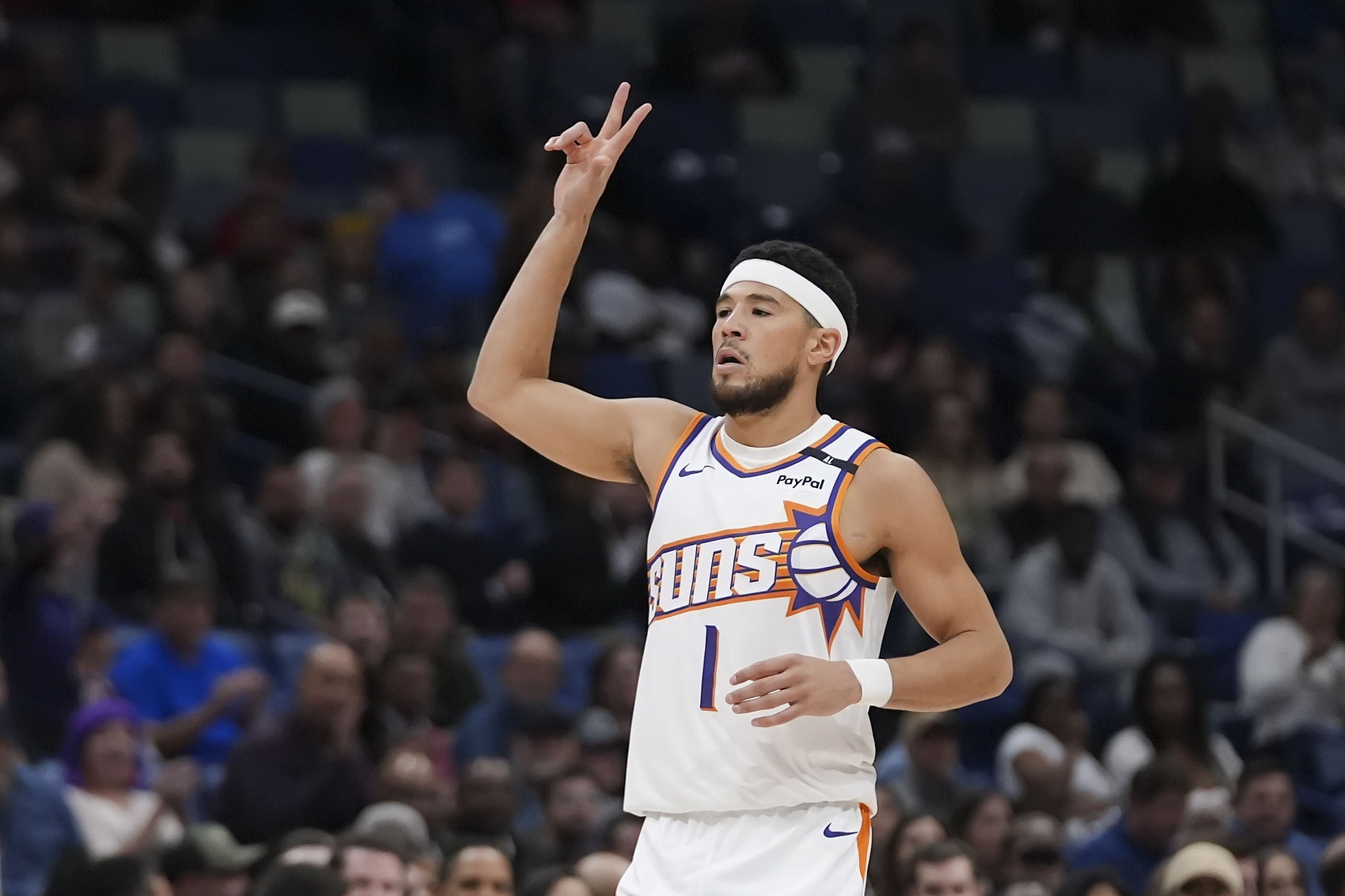 得分全隊最高！布克20投12中&三分4中2 得到28分3板10助