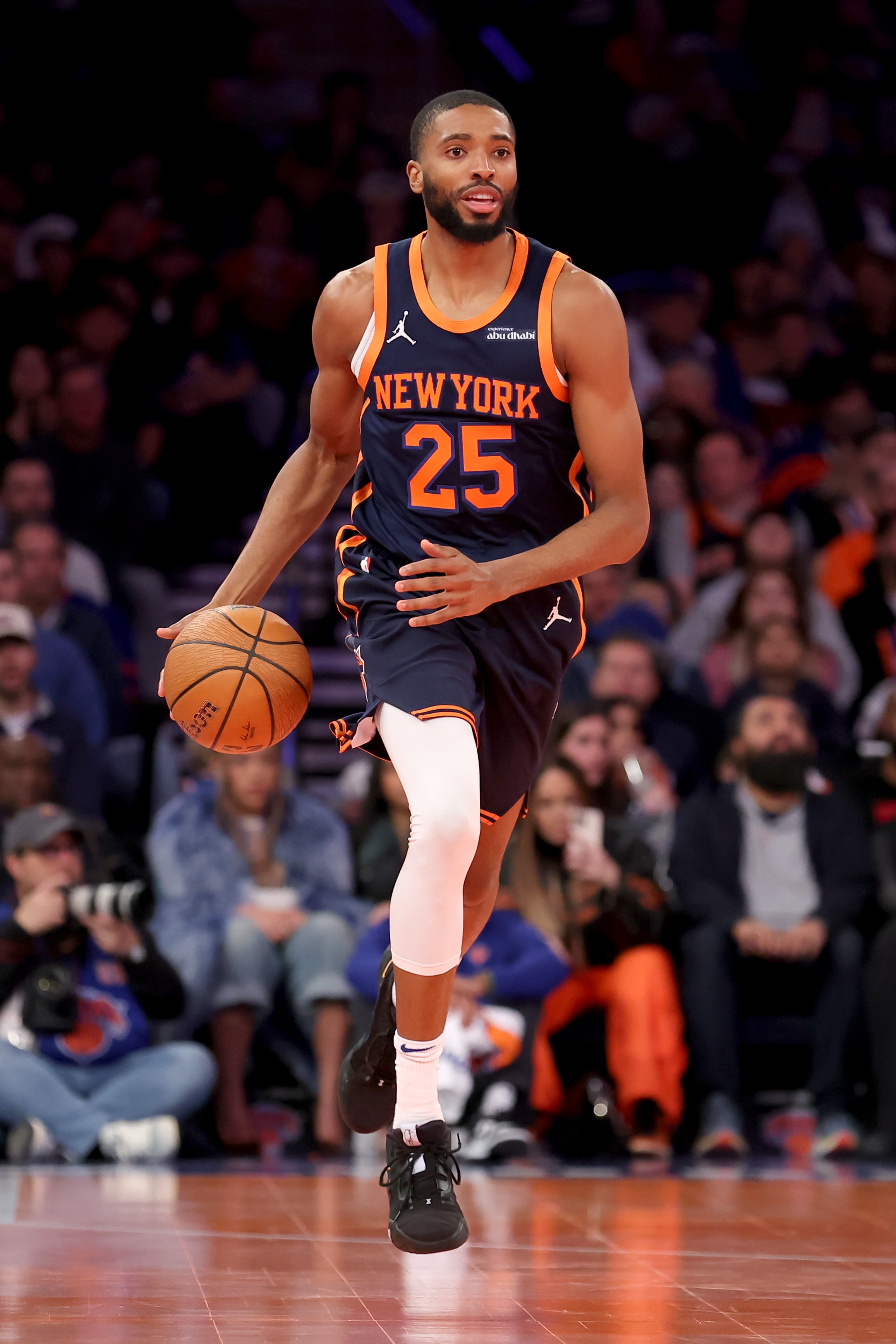 手感火熱！布里奇斯18投12中得到28分2板3助2斷1帽