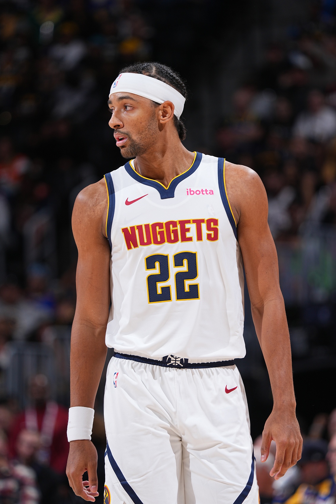 攻防都有貢獻(xiàn)！納吉替補(bǔ)24分鐘 8中6高效砍14分3籃板2蓋帽