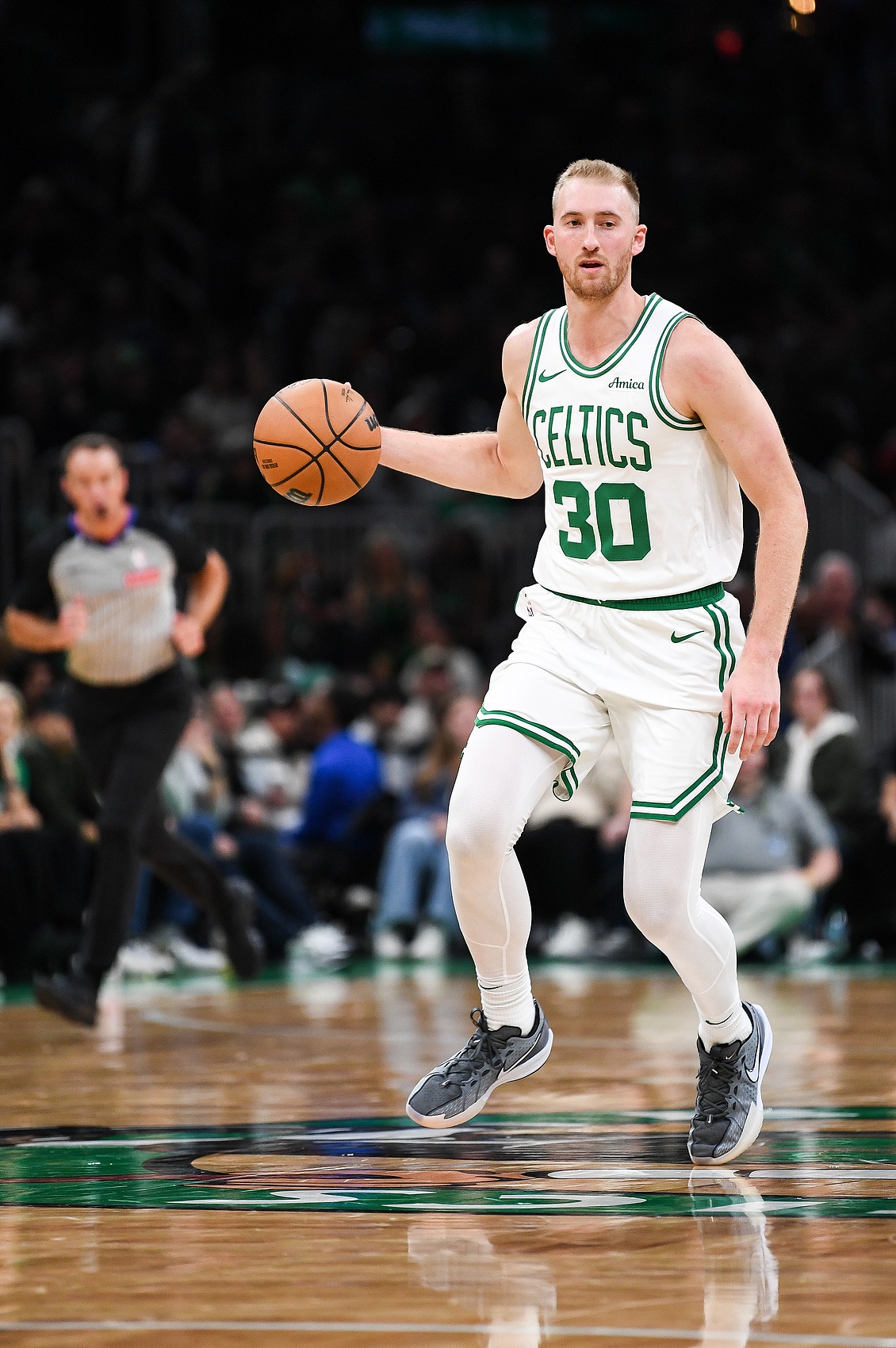 挺身而出！豪澤狂甩19個三分命中9記 全場轟33分創(chuàng)生涯新高