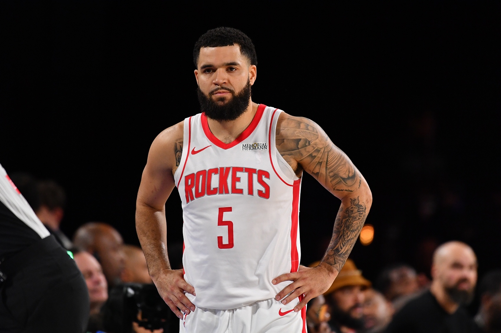 媒體人：范喬丹一個(gè)人把比賽生生地打回來了 阿門太快&太狠了