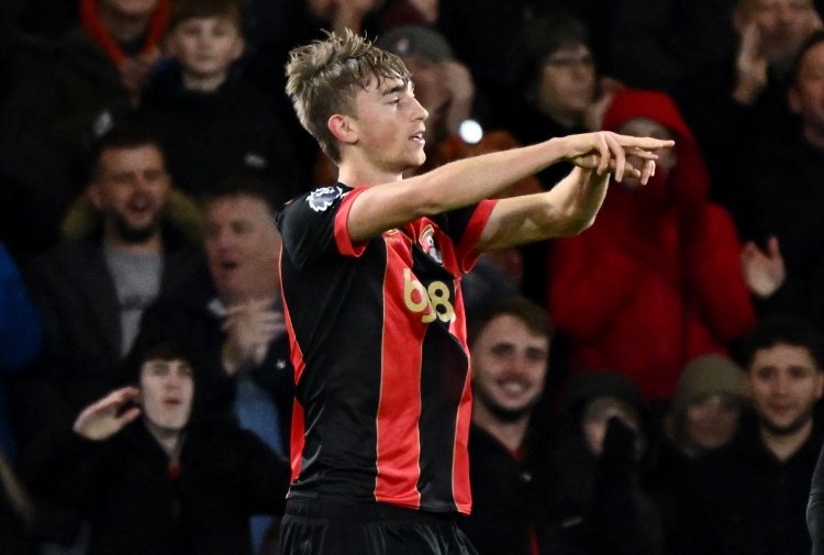 英媒：懷森目前已與數(shù)十家歐洲球隊(duì)建立了聯(lián)系，他可能在今夏離開(kāi)