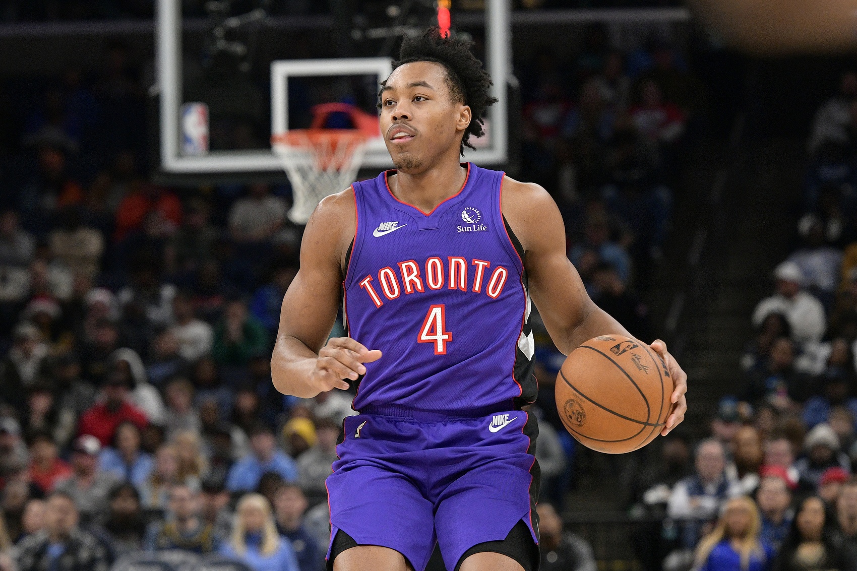 鋒線雙星！巴恩斯上半場9中5取15分3助 巴雷特10中6得13分3板2助