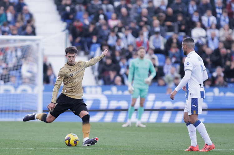 英媒：曼聯(lián)對祖比門迪感興趣，歐聯(lián)杯交手將密切關注其表現(xiàn)