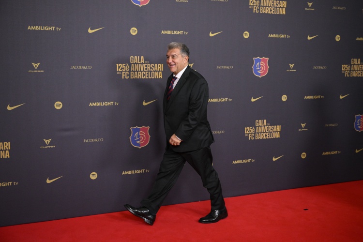 拉波爾塔談比賽間隔不到72小時(shí)：希望他們能尊重規(guī)則，但會(huì)去踢的