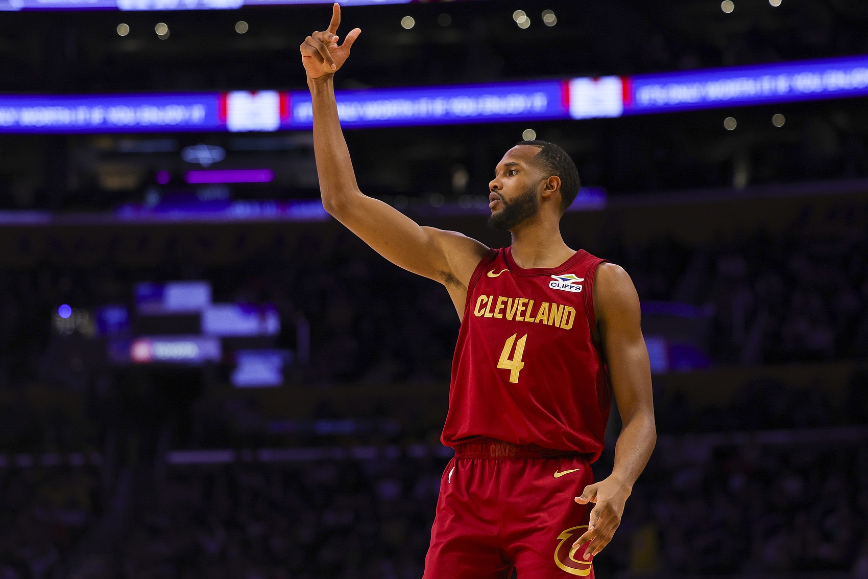 頂著4犯還有發(fā)揮！小莫布里29分鐘砍17分12板3助&末節(jié)11分8板！