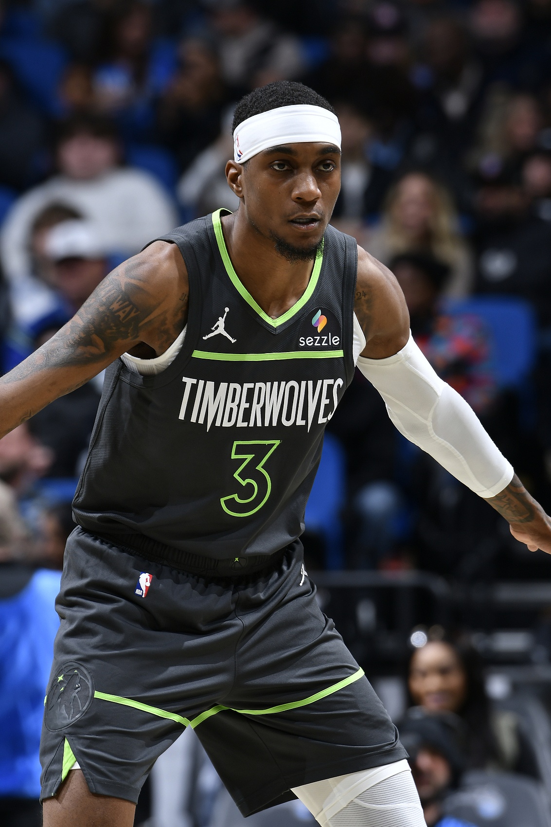 表現(xiàn)不俗！麥克丹尼爾斯21投13中得到29分10板4助2斷