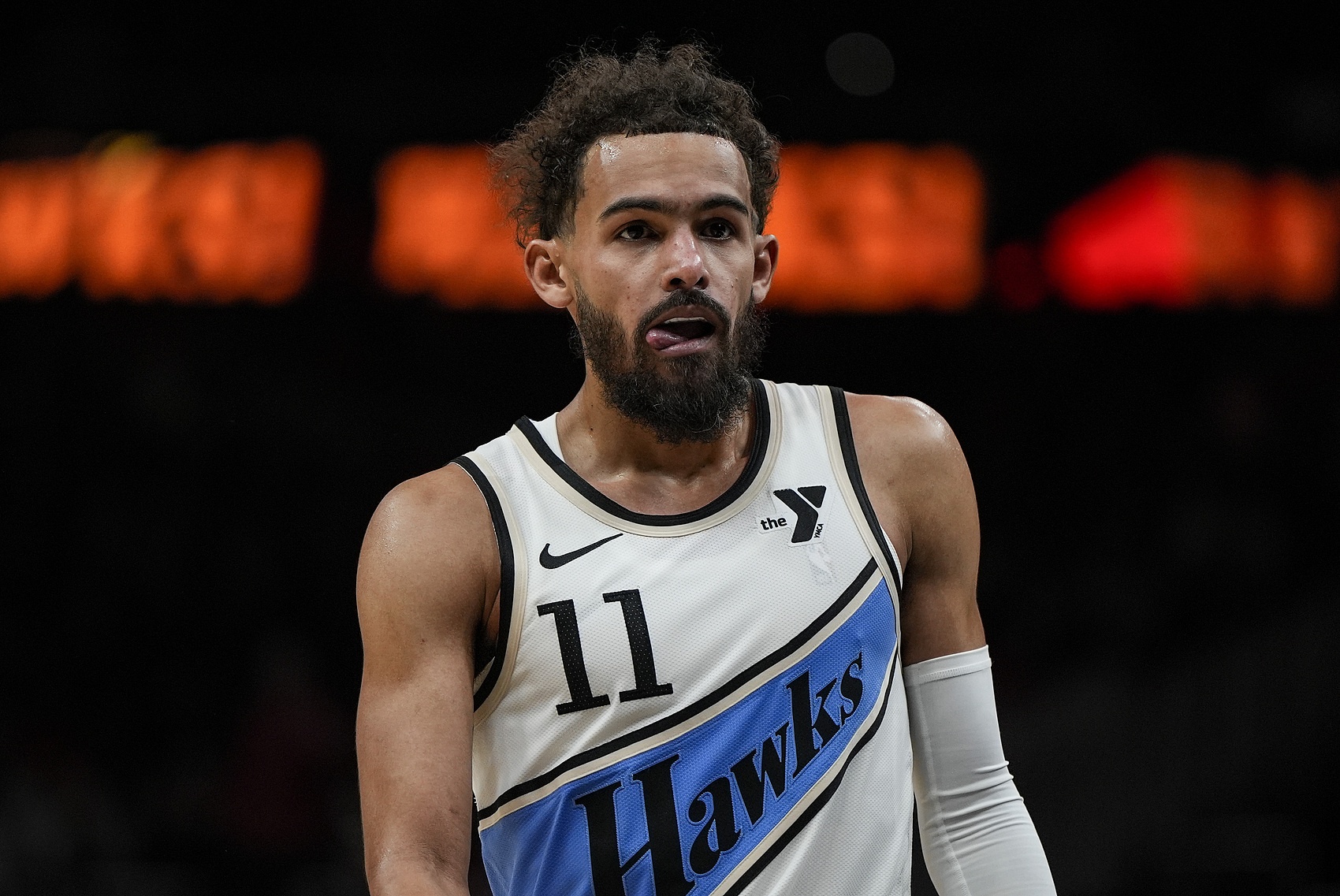 得分助攻一把抓！特雷-楊半場(chǎng)9中5拿到16分6助 三分5中3