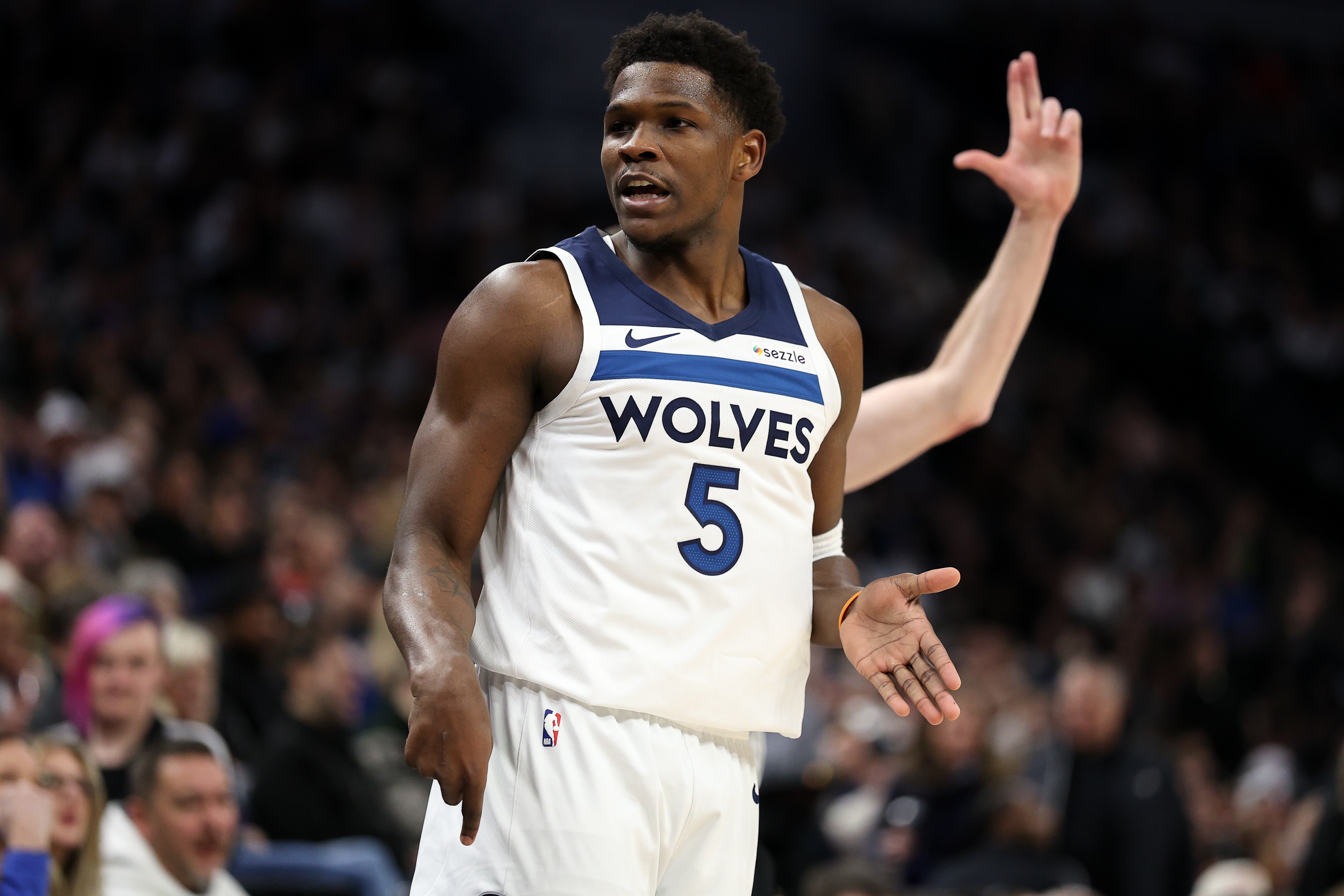 當(dāng)家球星關(guān)鍵時(shí)刻被按冷板凳近6分鐘！華子關(guān)鍵兩防救贖自己！