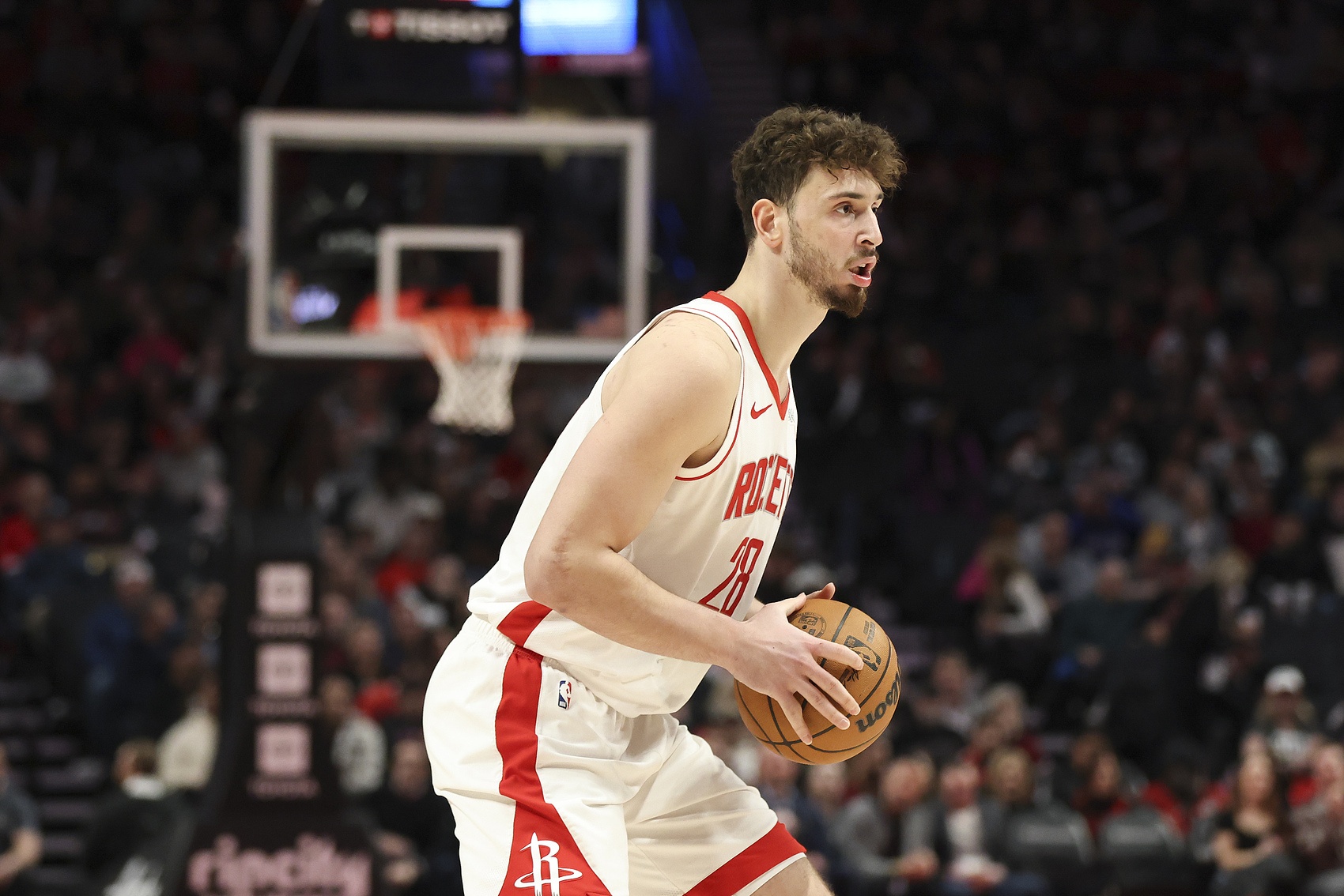 游刃有余！申京面對(duì)凱斯勒 半場(chǎng)16中8砍下18分6板4助&正負(fù)值+15