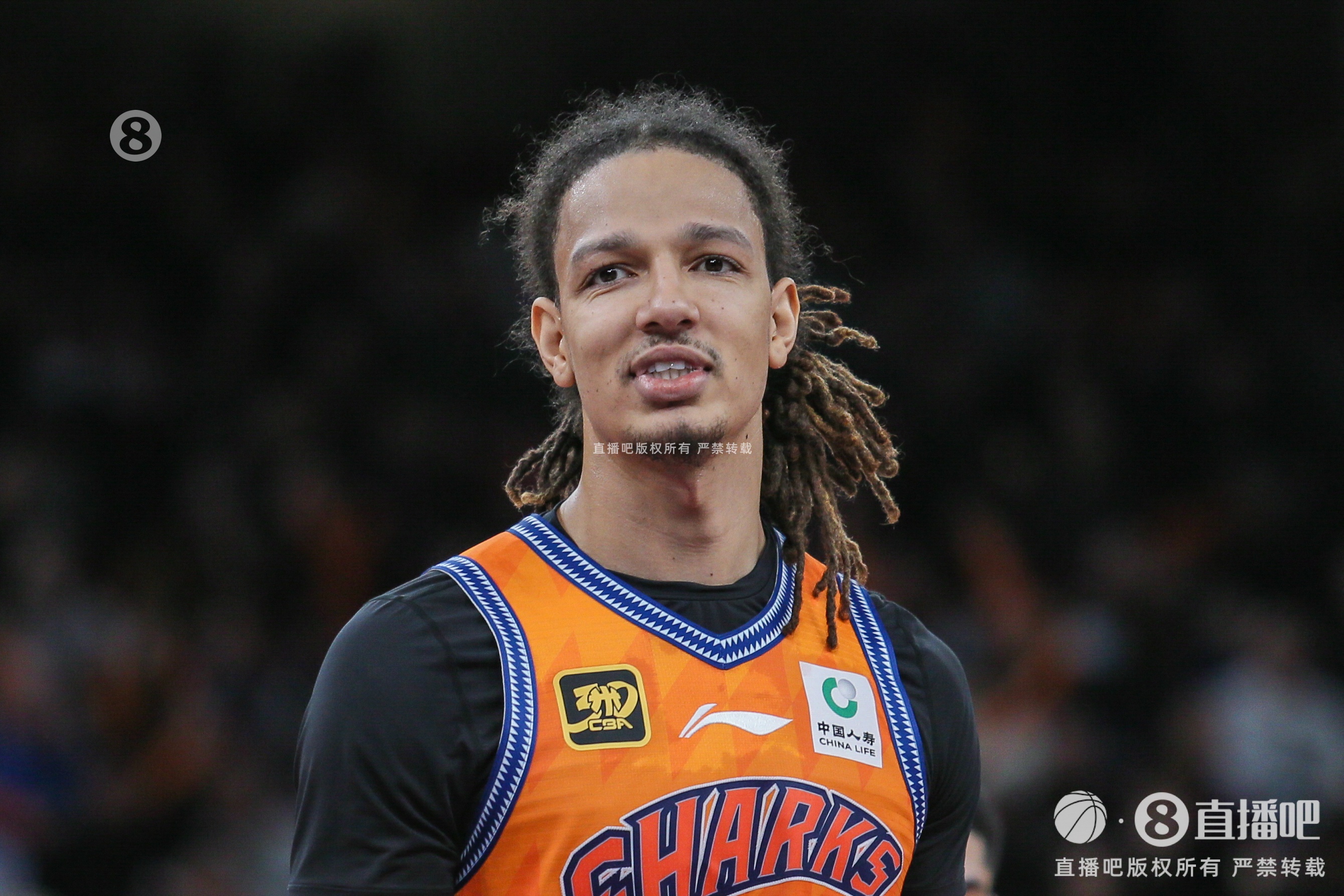 外線差距大！首節(jié)上海轟進(jìn)6記三分 青島三分5中0