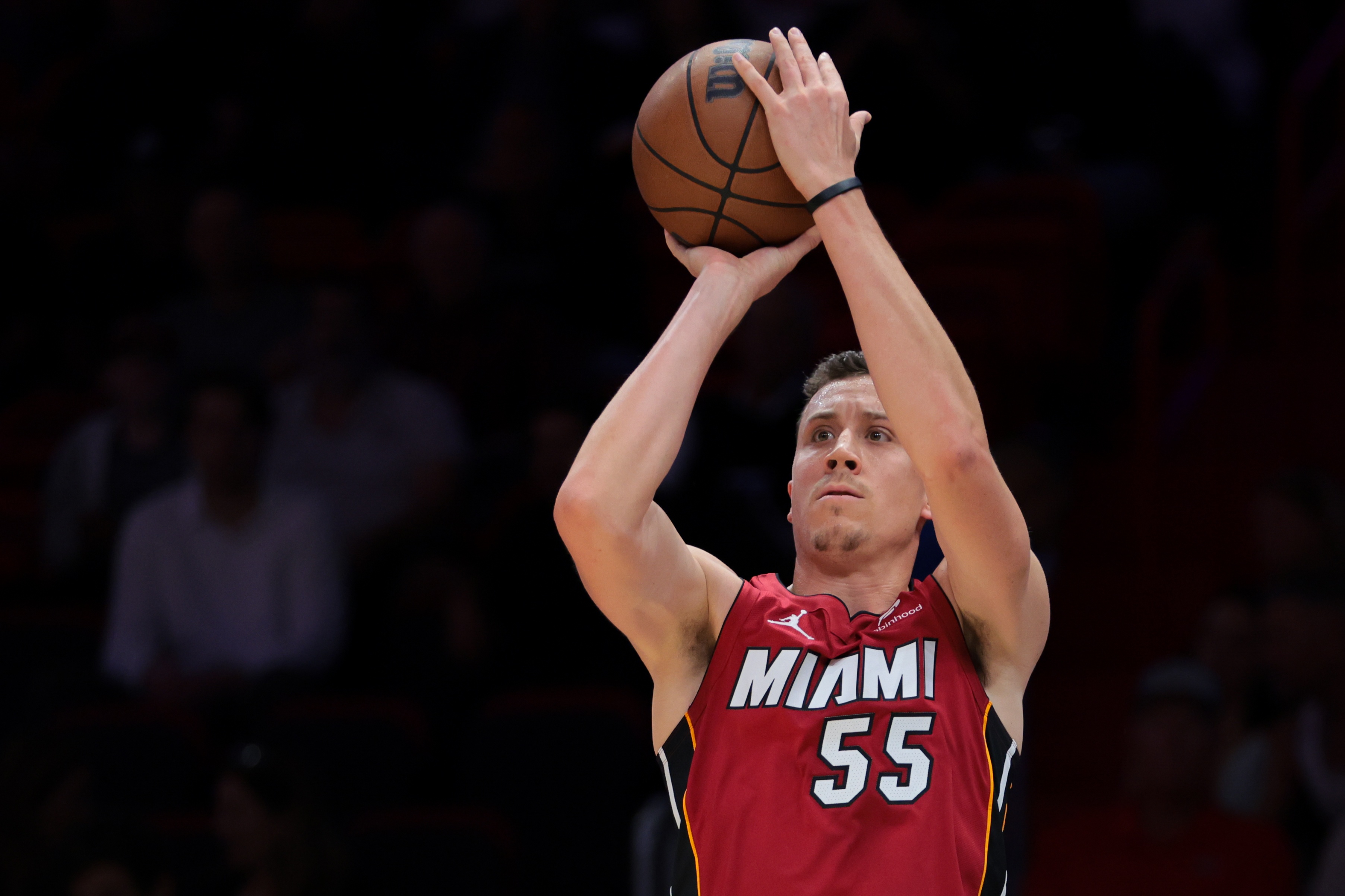 效率奇高！鄧羅10中8得到20分2板5助1斷 三分6中4