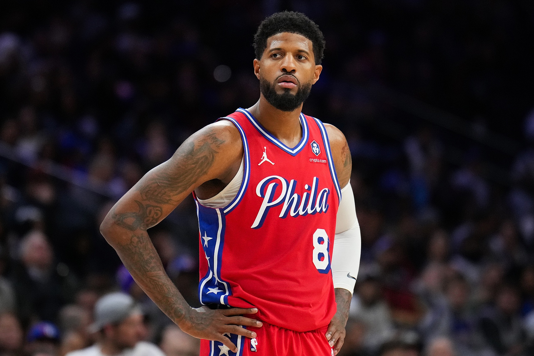 中規(guī)中矩！喬治16中8拿到19分2板2助2斷2帽 正負(fù)值-28