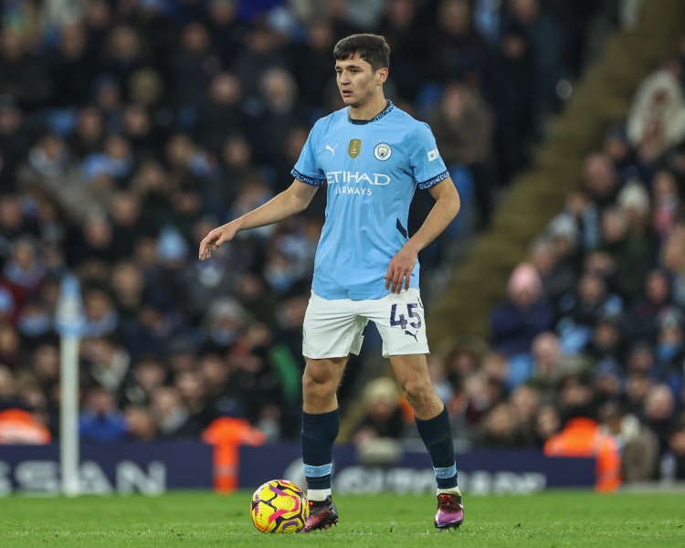 阿斯：胡薩諾夫回國(guó)受到了人們的歡迎，他已經(jīng)成為國(guó)家的足球偶像