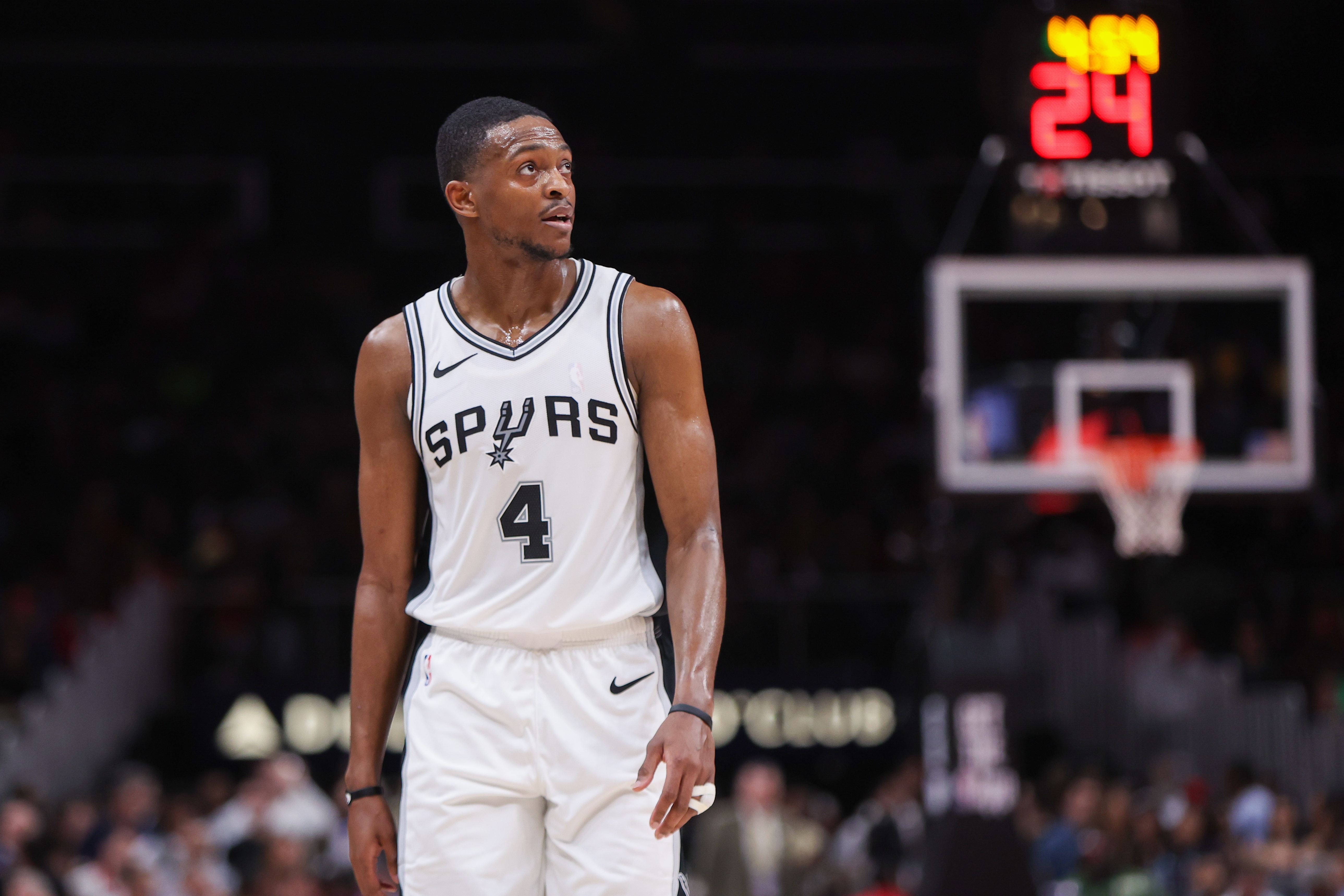 ?？怂梗旱谝淮我?jiàn)到波波真的很棒 我剛交易時(shí)只跟他通過(guò)電話