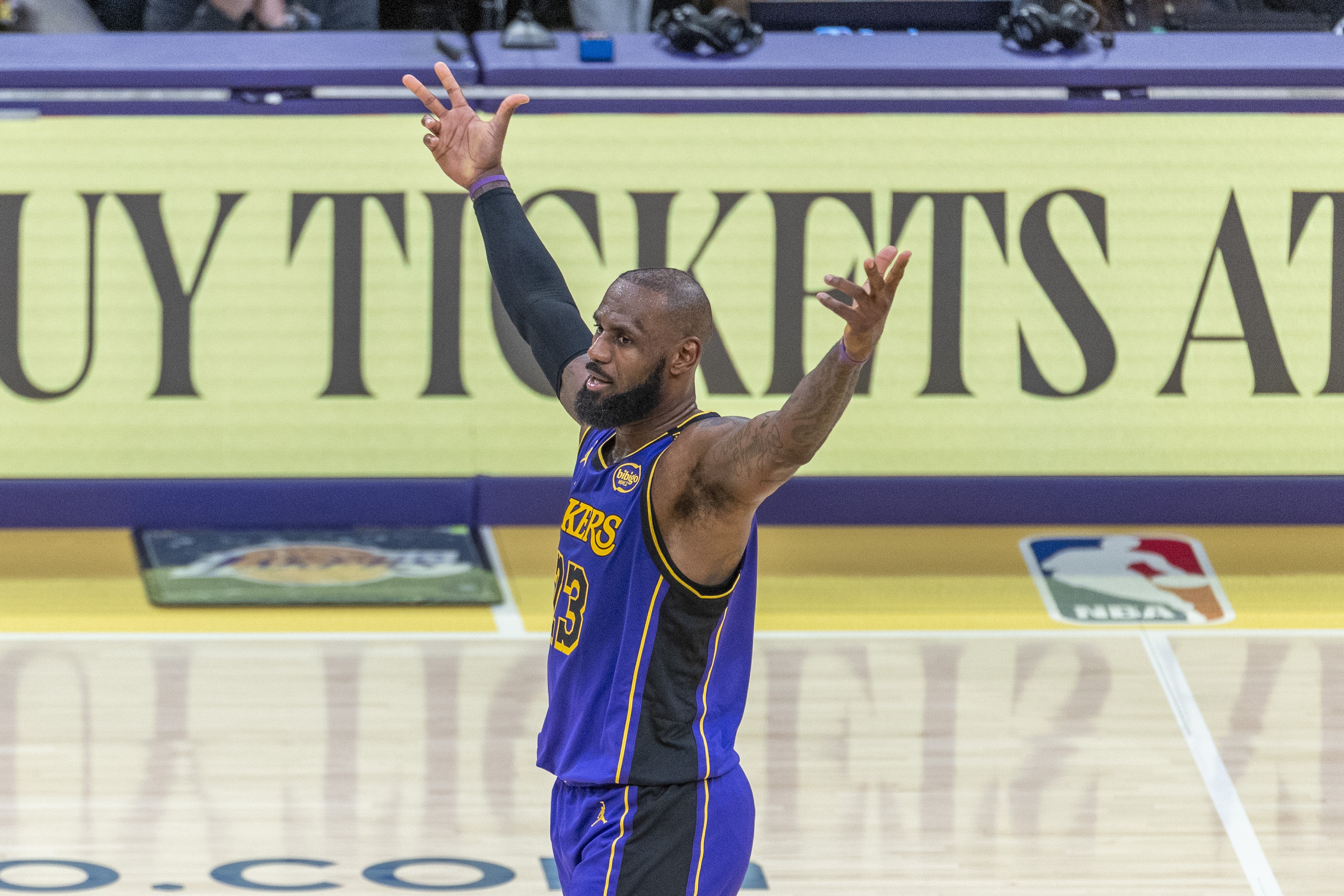 50000分神跡！古往今來(lái)集大成者 老詹一路走來(lái)多偉大多不易？