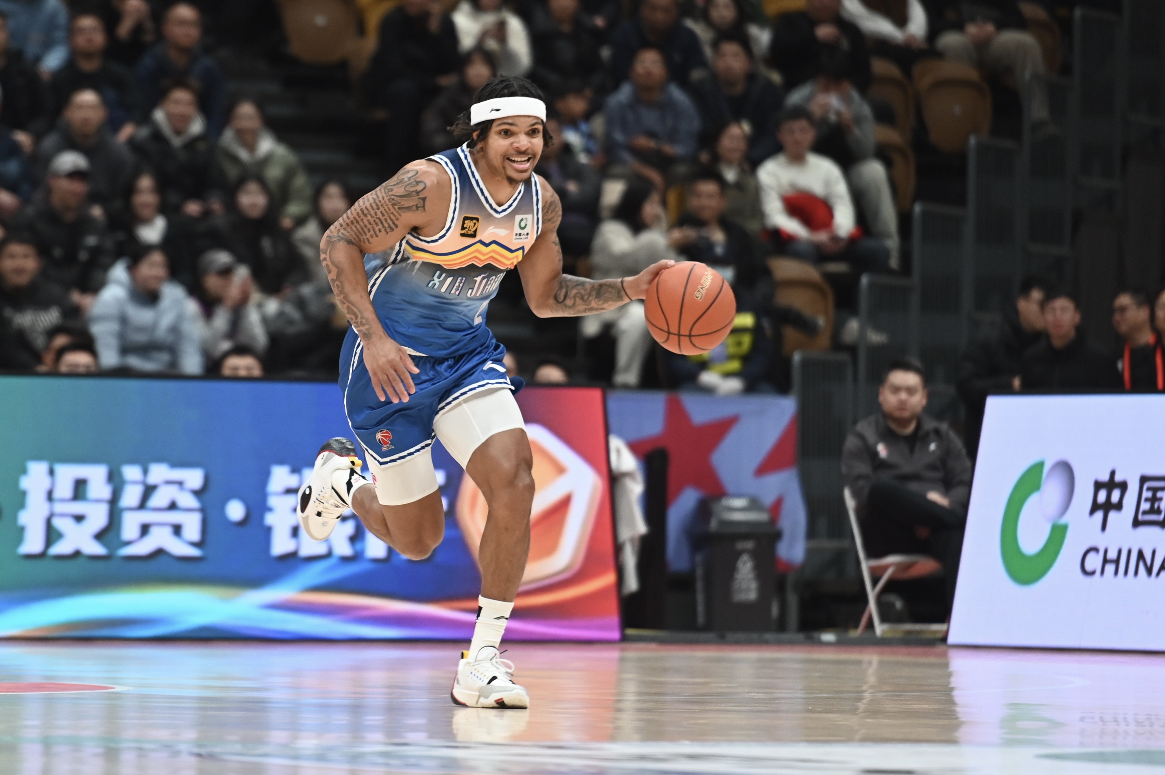 CBA官方：新疆取消注冊外援愛德華茲和皮特森