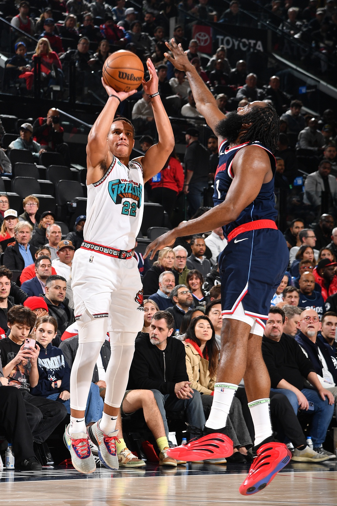 壓制！快船本賽季三殺灰熊 自06-07賽季以來首次橫掃對(duì)手