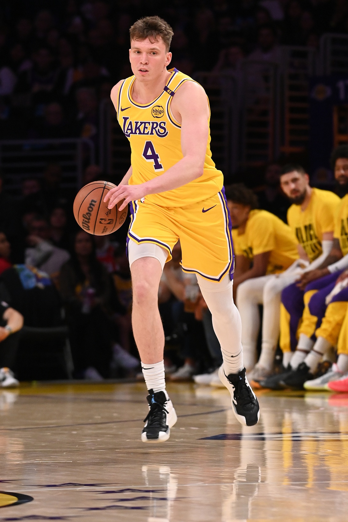 有自信的你真好！克內(nèi)克特8中4&三分7中3拿11分4板 壓哨三分亮眼