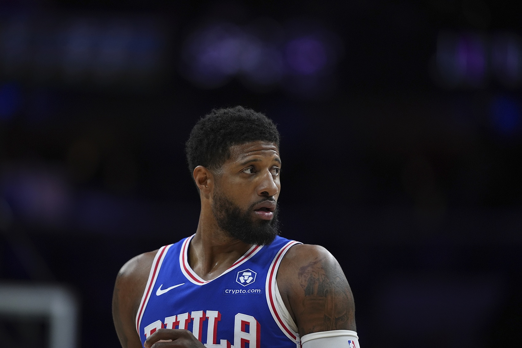 撐不??！半場喬治12中7砍下16分2斷3帽 球隊(duì)落后17分