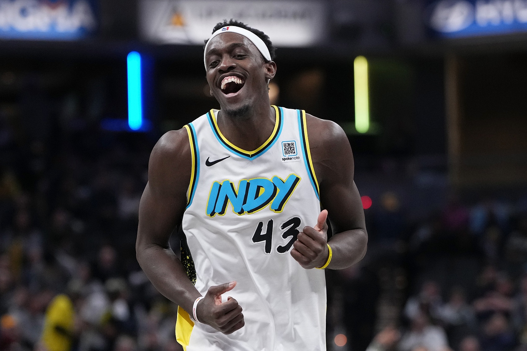 游刃有余！西亞卡姆半場(chǎng)6中5拿到11分3助 三分1中1