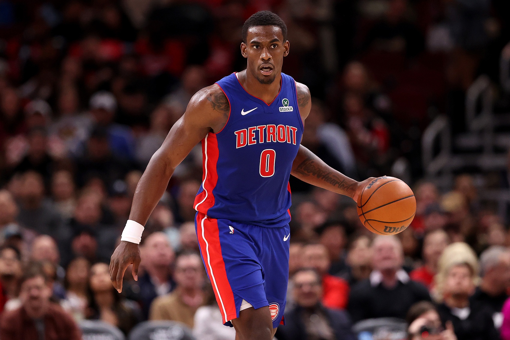 5次犯規(guī)影響發(fā)揮！杜倫10中6拿到13分11板3助1斷 5前場(chǎng)板