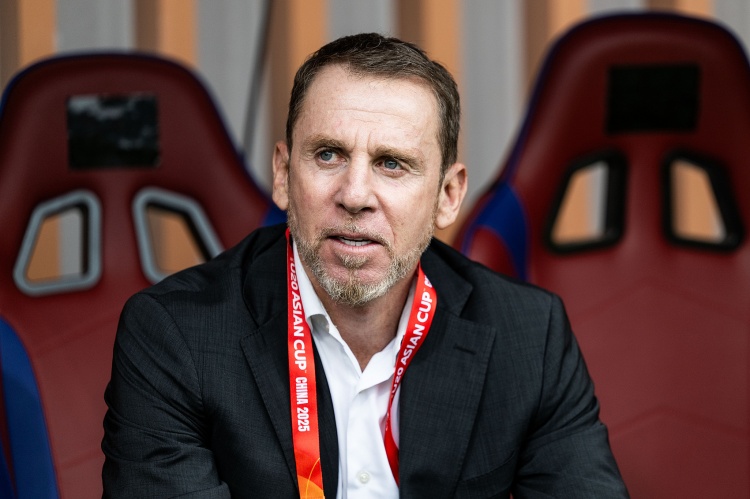 馬德興：久爾杰維奇在用人、換人方面猶豫，對(duì)體能教練缺乏信任