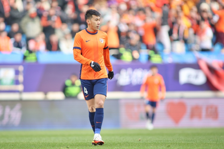 下一輪還怎么踢？青島海牛一場(chǎng)比賽折損3名主力，1人傷退+2人紅牌