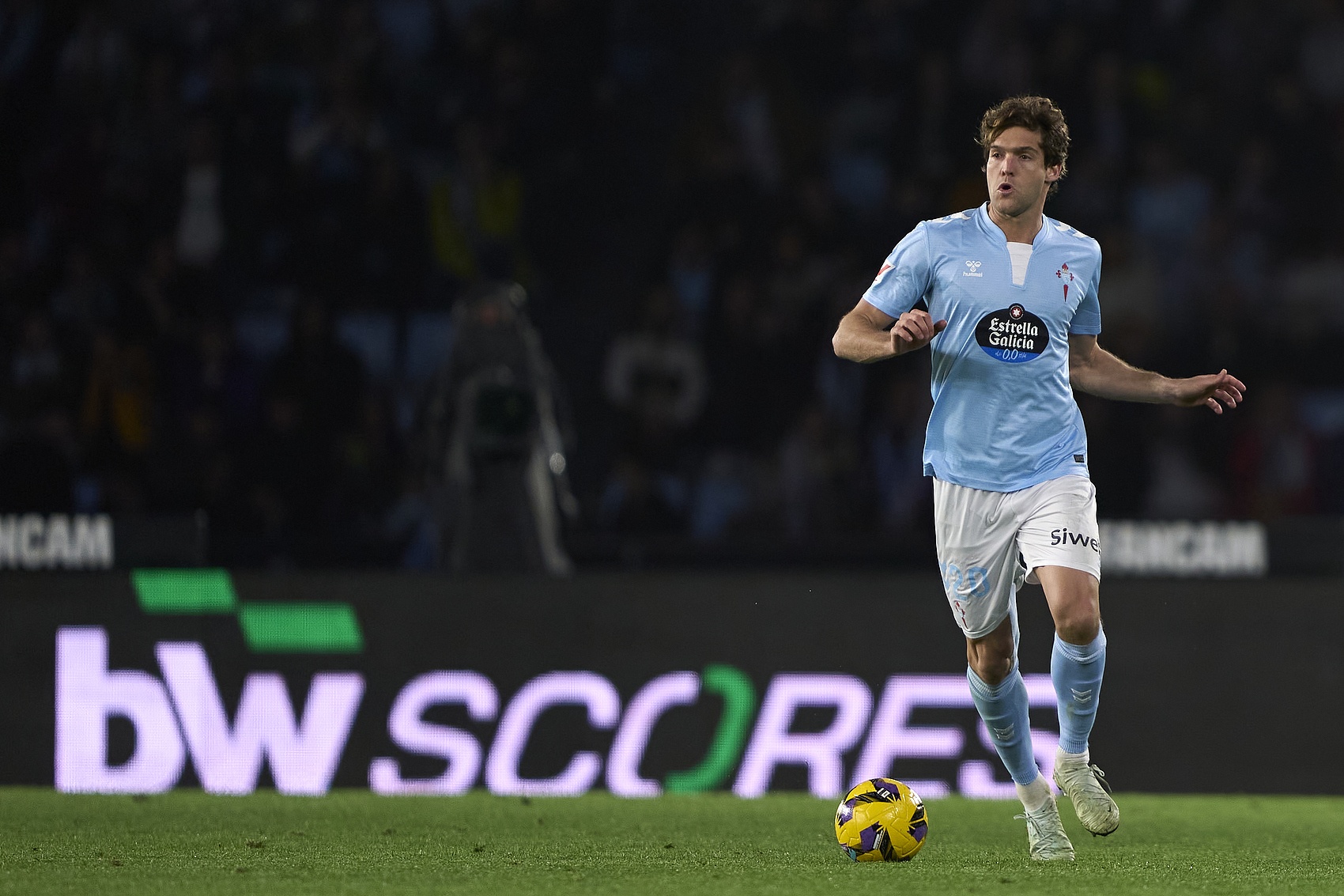 世體：激活續(xù)約選項(xiàng)，34歲馬科斯-阿隆索與塞爾塔續(xù)約到2026年