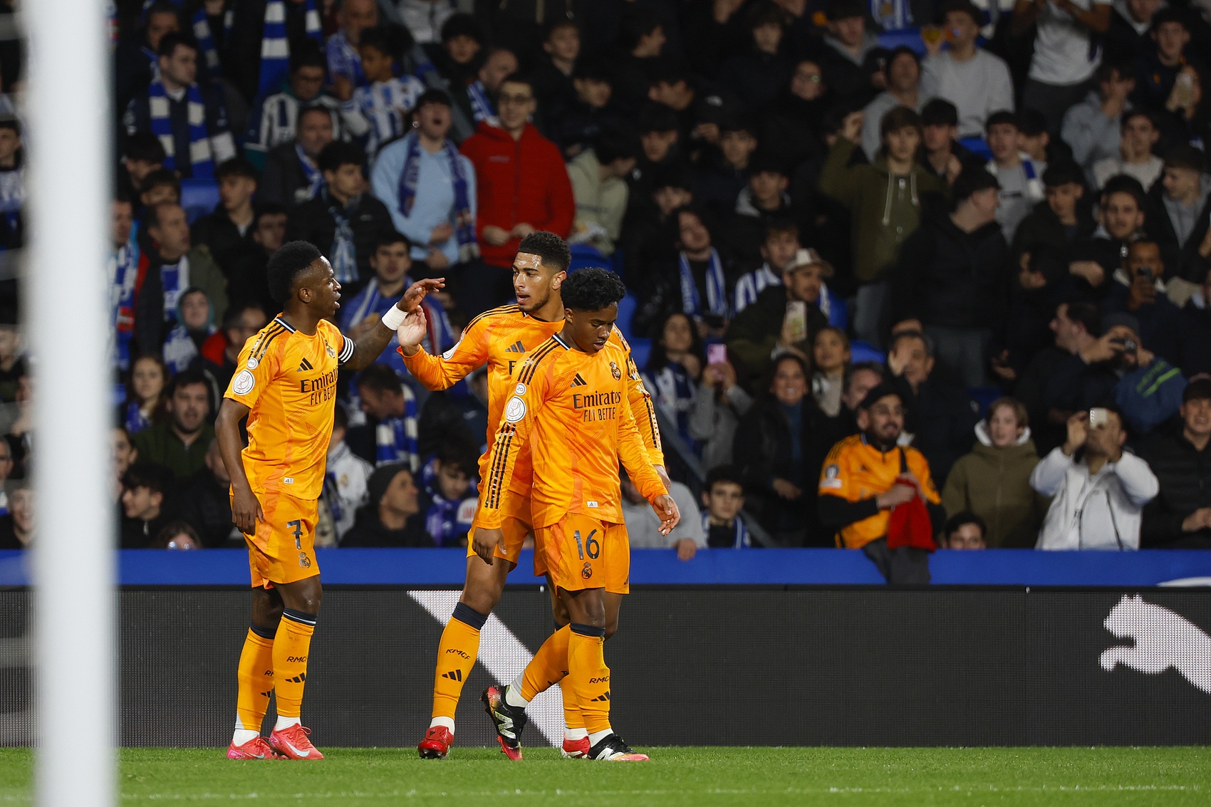 西媒：維尼修斯日常一直幫助在恩德里克，對(duì)后者這等同心理治療