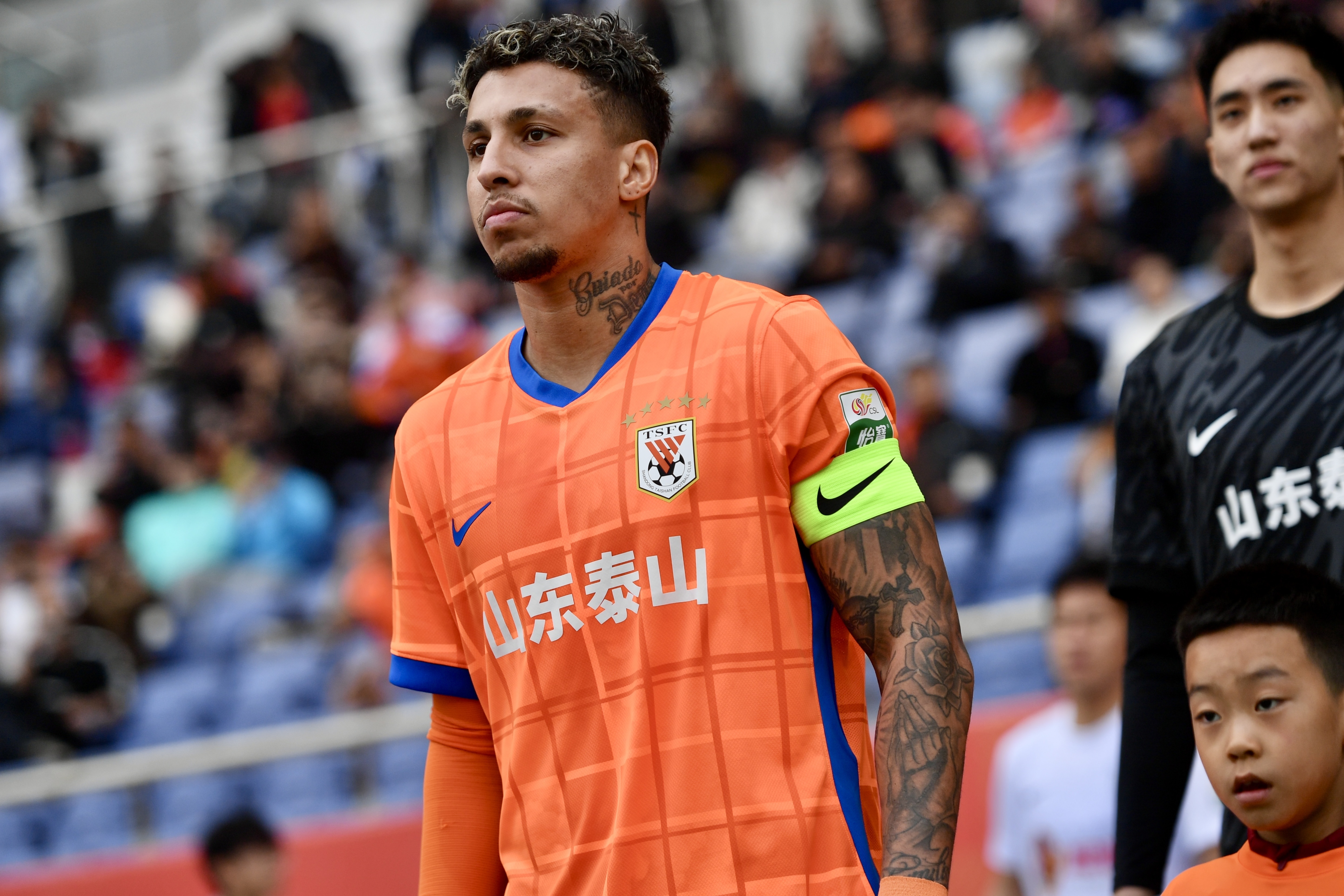 媒體人：克雷桑是中超最佳外援有力競爭者，慢放都沒懂怎么穿襠的