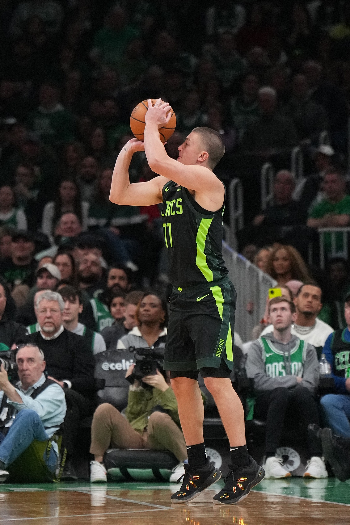 替補(bǔ)三分王！普理查德11中7&三分8中5拿到22分6板3助2斷