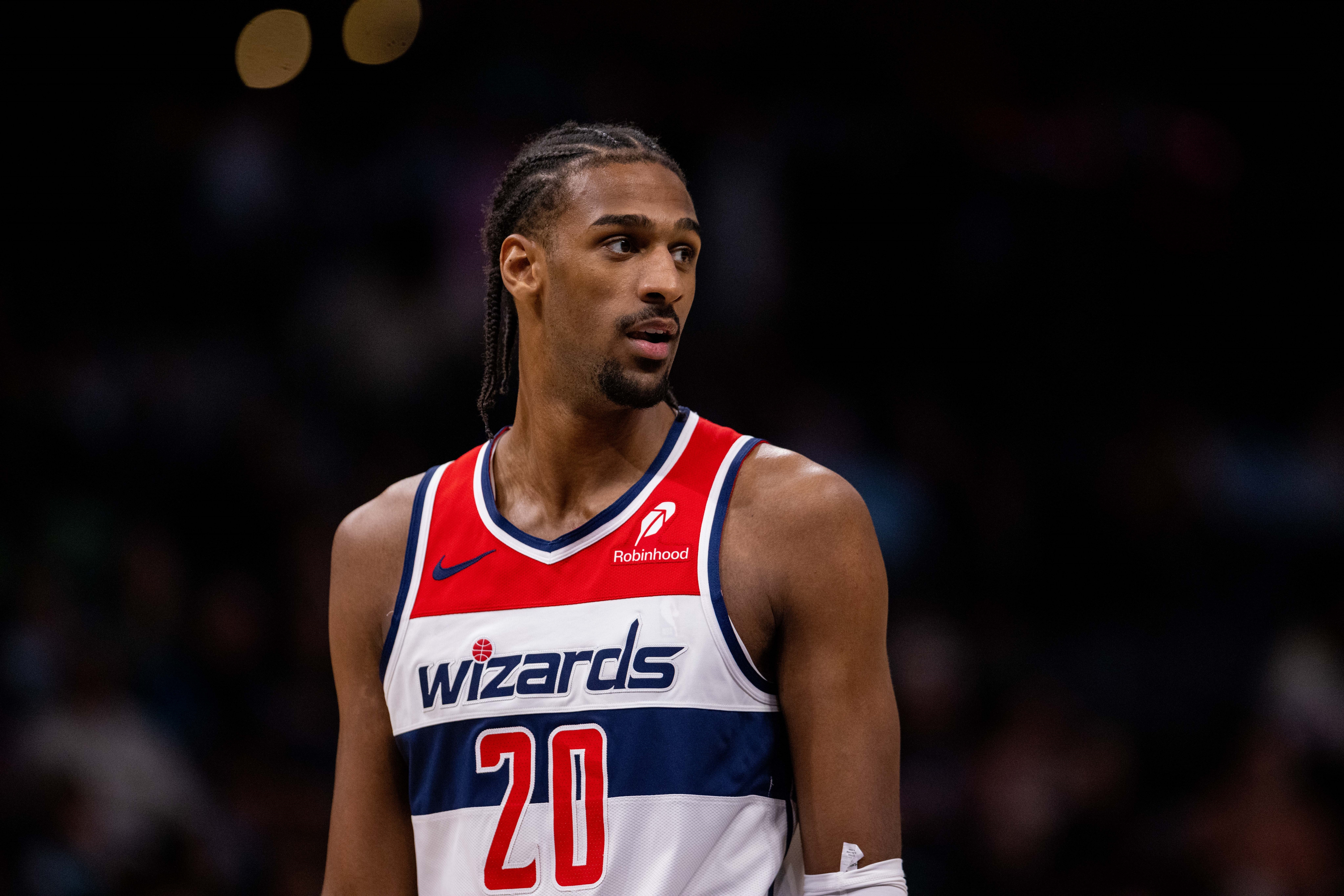 有所成長！薩爾15中8&6罰5中砍下全隊最高22分 另有7板&4前場板