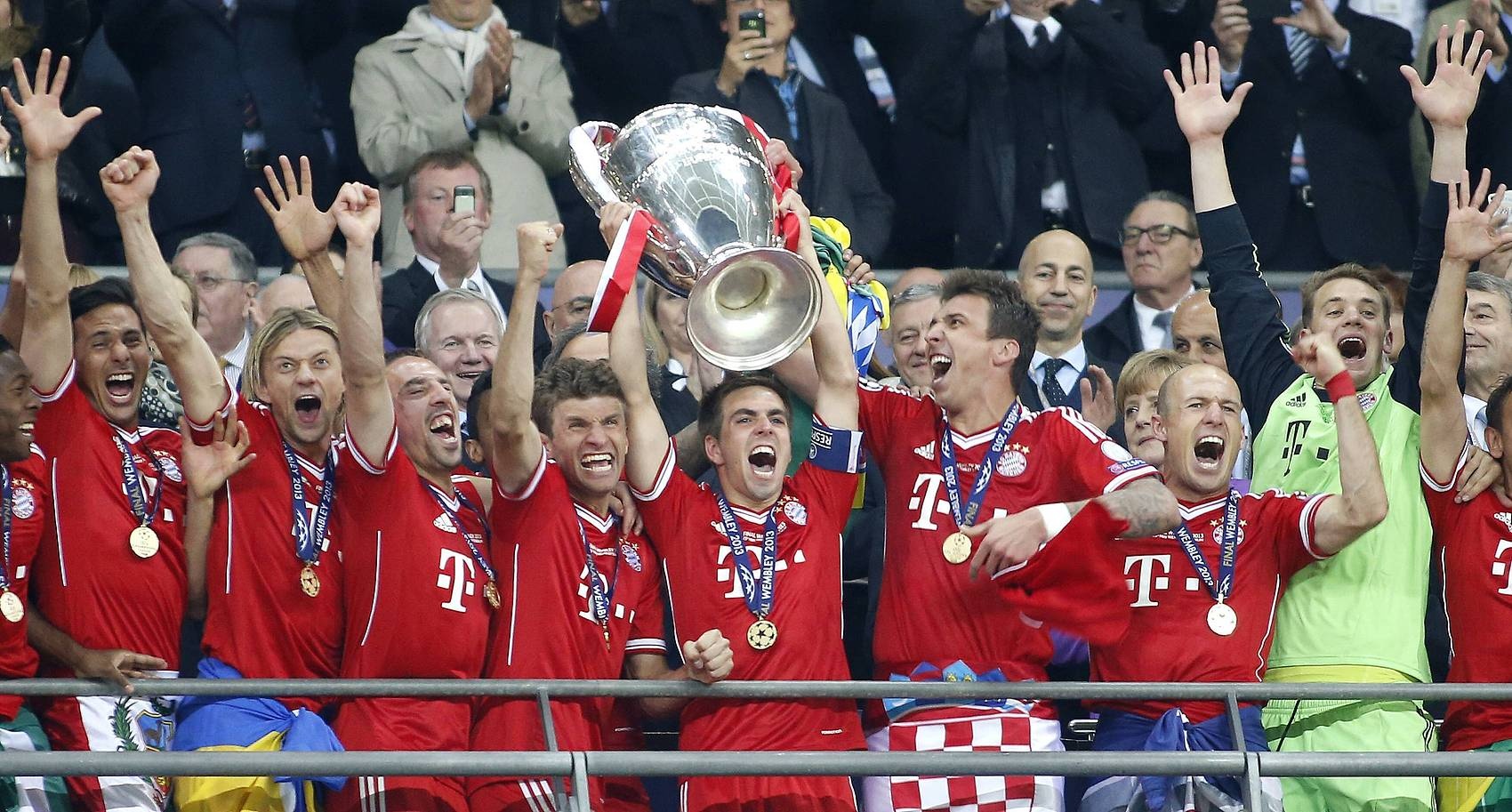 官方：2013溫布利之夜當選拜仁125年最佳比賽，8-2&4-0巴薩進前五