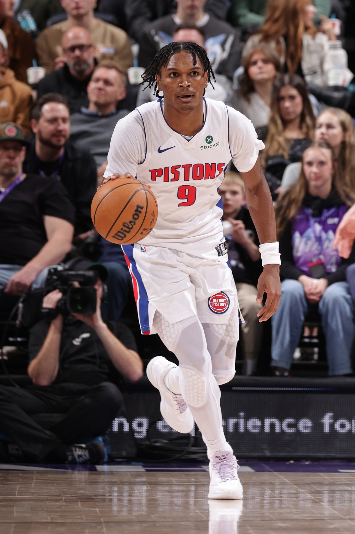 活力滿滿！奧薩爾沖擊內(nèi)線&捍衛(wèi)禁飛區(qū) 全場(chǎng)得18分10板2助2斷4帽