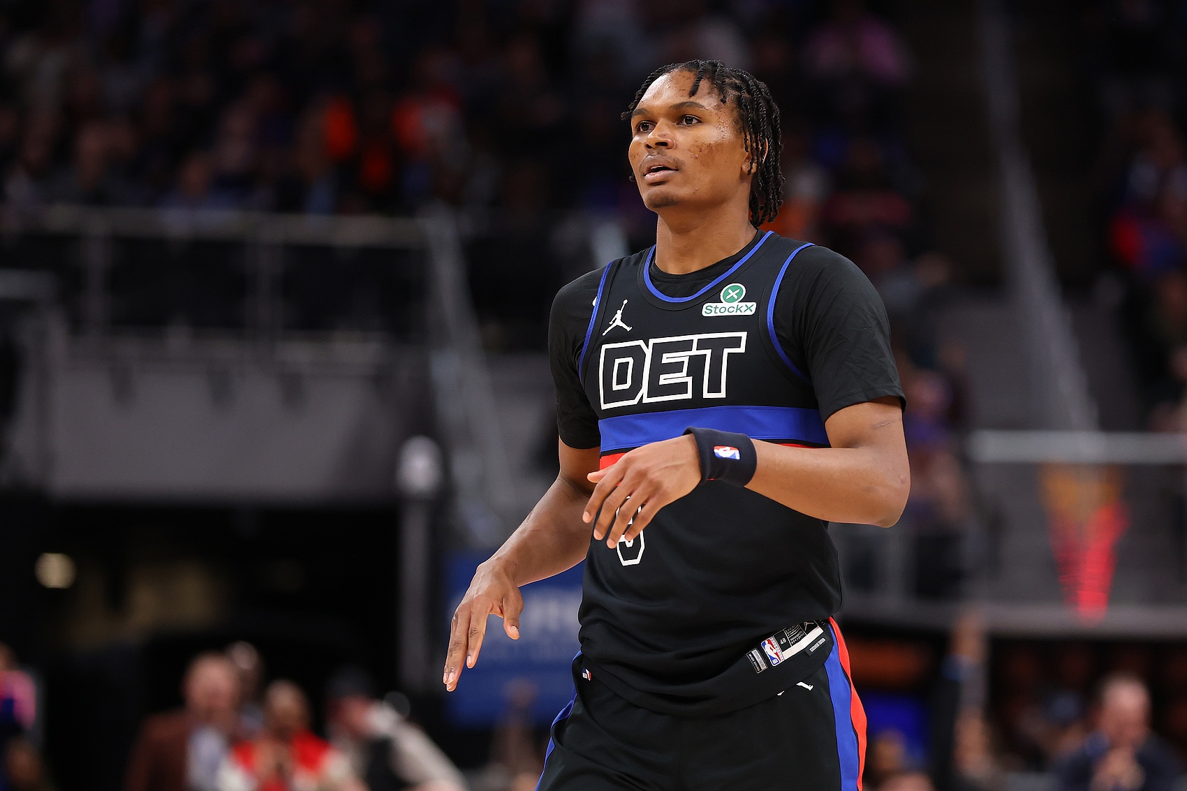 攻防一體！奧薩爾半場9中5拿到12分5板2帽 正負值+14最高