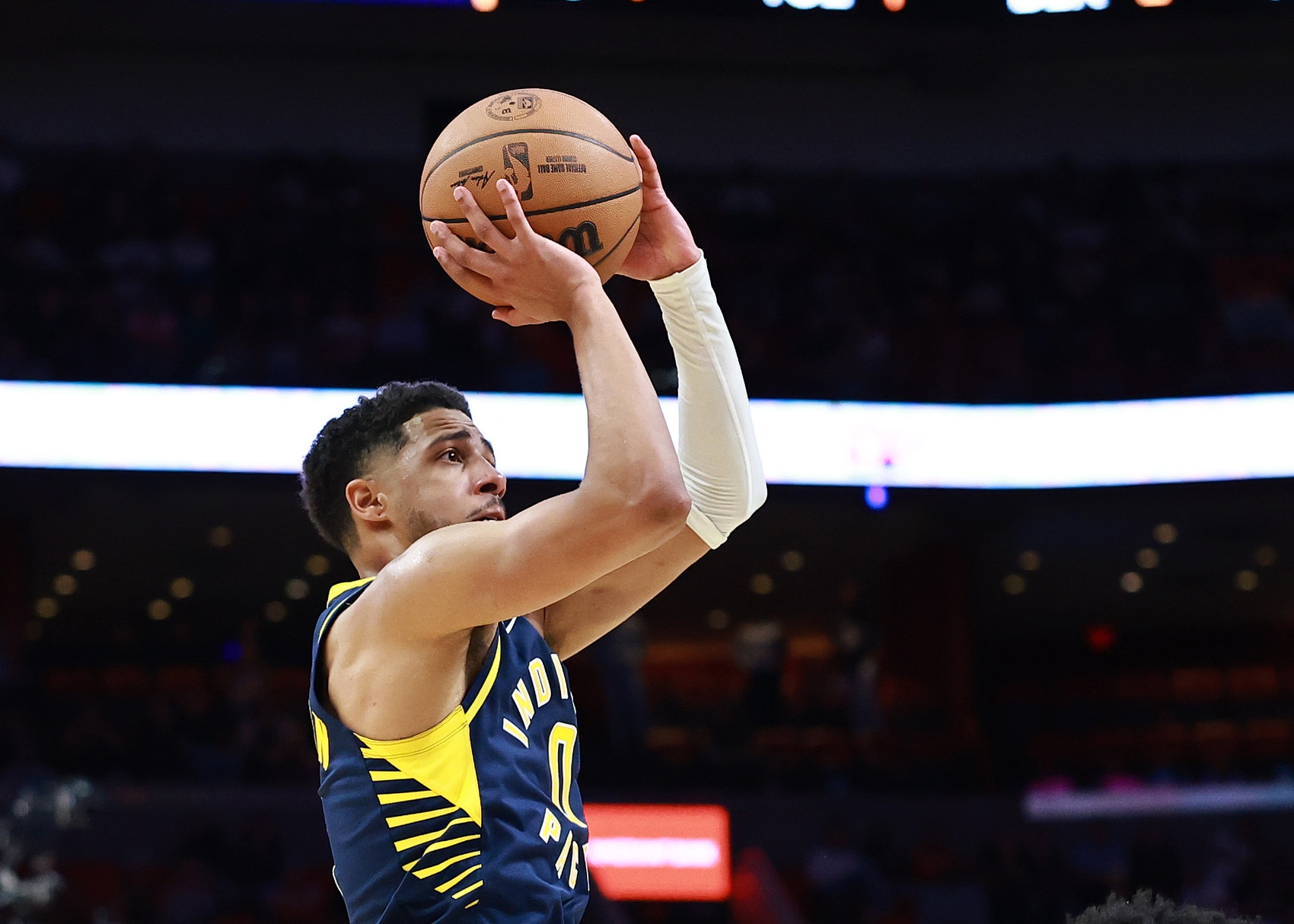 今天先攻了！哈利伯頓首節(jié)三分5中3得到9分3板2斷 沒有失誤